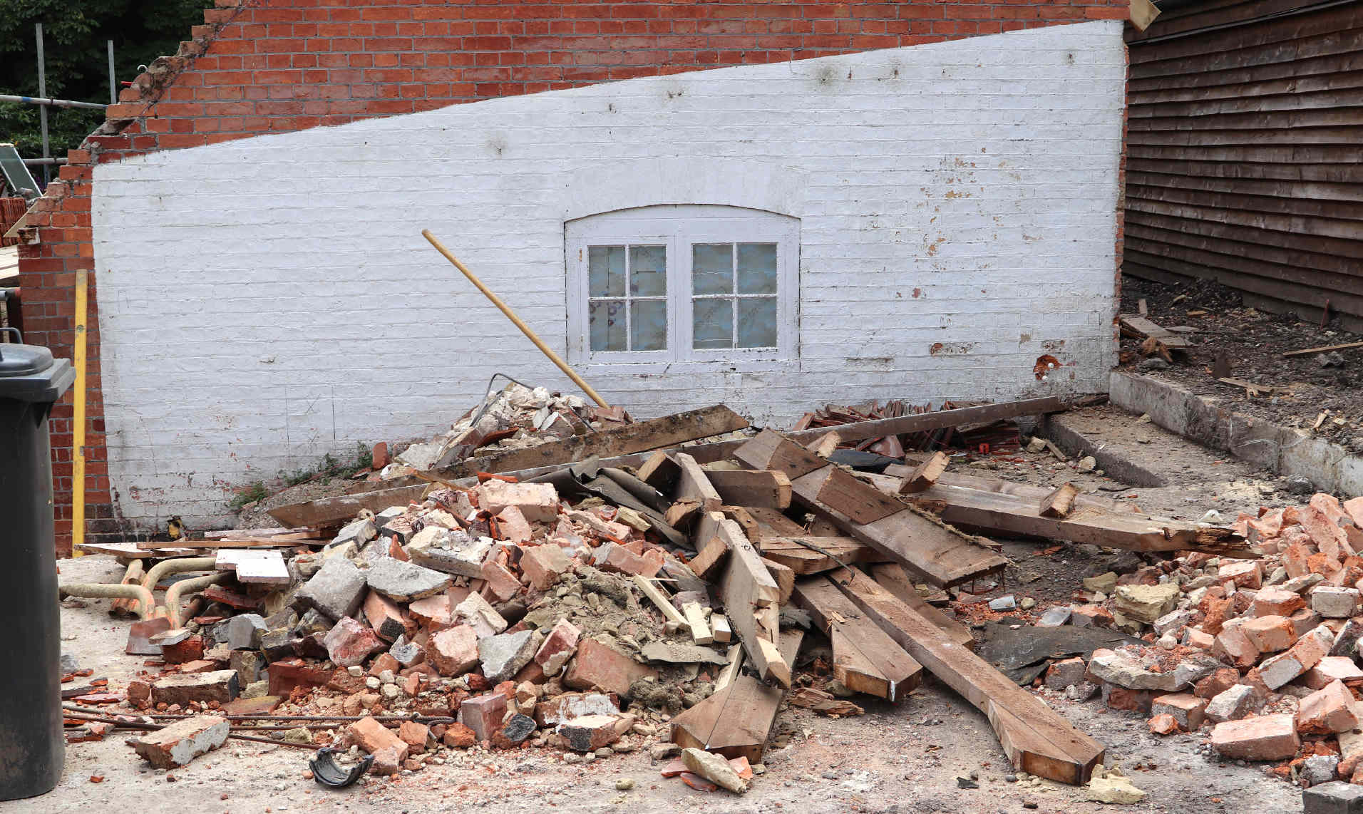 Demolition works in 2022, the shed and roof of the former stables, converted to garaging, and then to residential use. Meaning the loss of two dedicated garage parking spaces in Lime Park. Though, a new drive was installed to the south, for parking of cars outside. This may have altered the character of the old stable block in heritage terms.